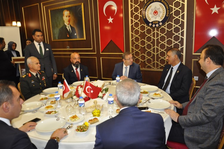 Kars'ta gaziler onurlandırıldı