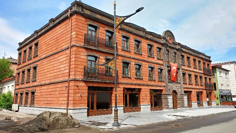 Otel 1924 bugün açılıyor