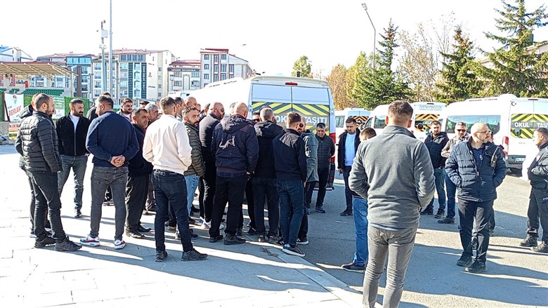 Kars'ta okul servisi işletmecileri isyanda