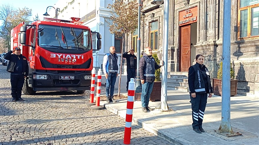 Kars, Büyük Önder Atatürk'ü anıyor