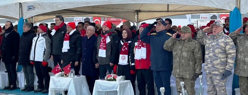 Adem Çalkın, Özgür Özel’i ‘Fetih Suresi’ üzerinden eleştirdi