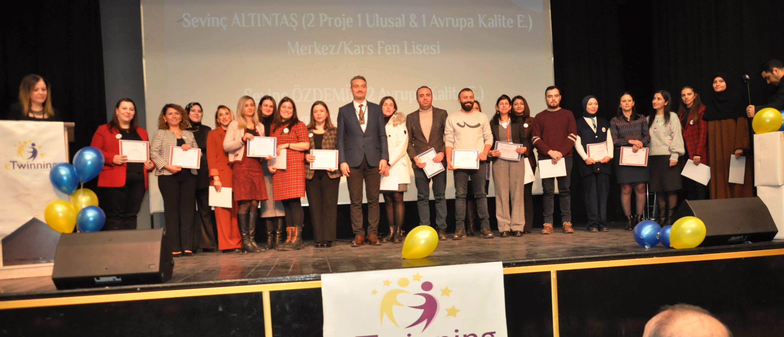 Kars'ta eTiwinning ödülleri öğretmen sahiplerine verildi