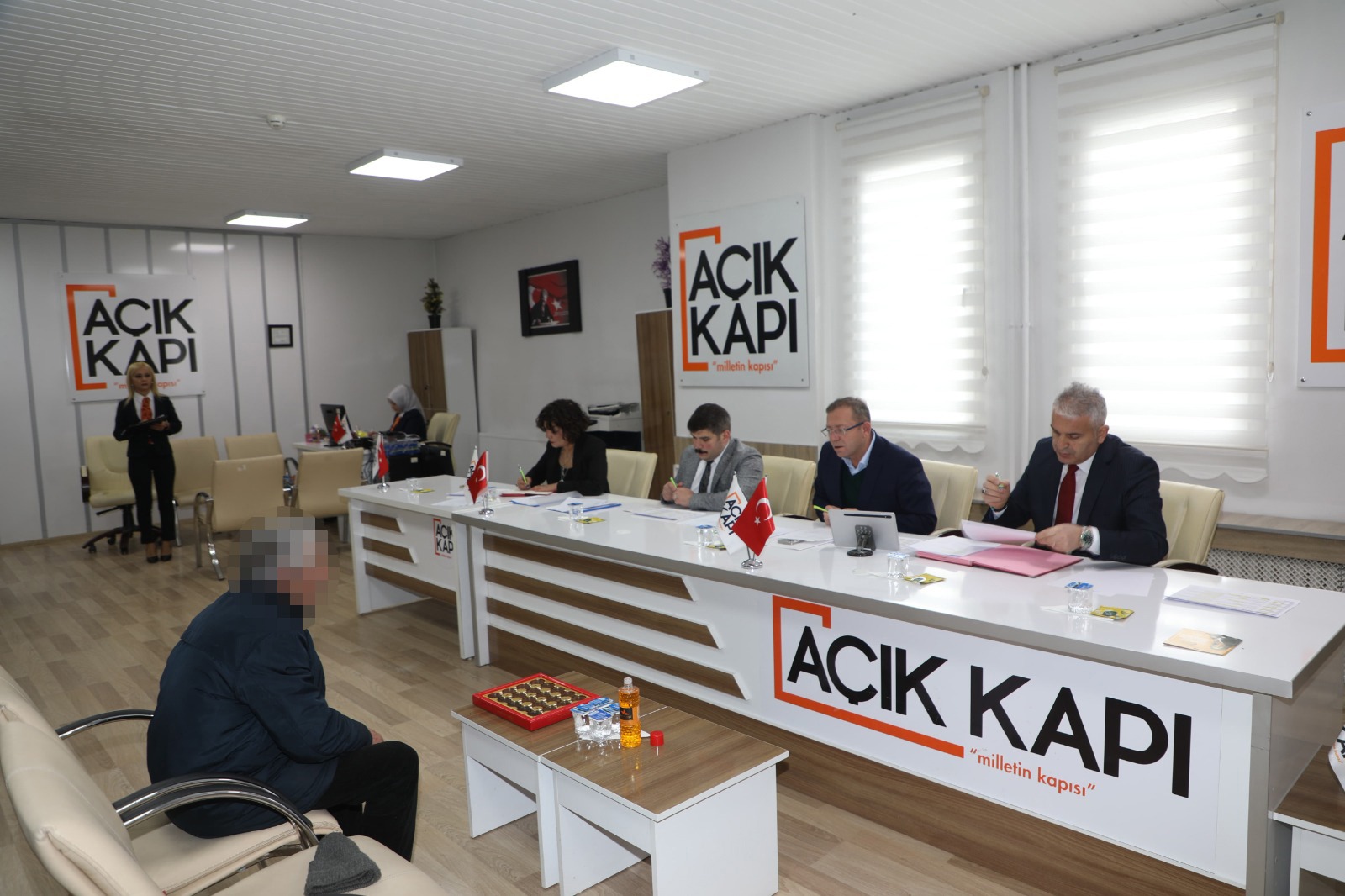 Vali Polat Açık Kapı'da vatandaşların sorunlarını dinledi