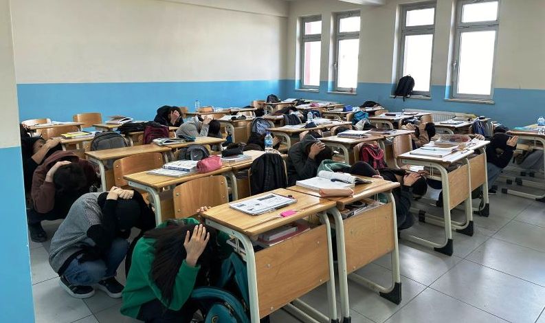 Depremde bilinçli olmak hayat kurtarır!