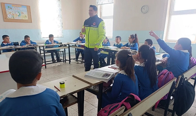 Akyaka'da öğrencilere trafik eğitimi verildi