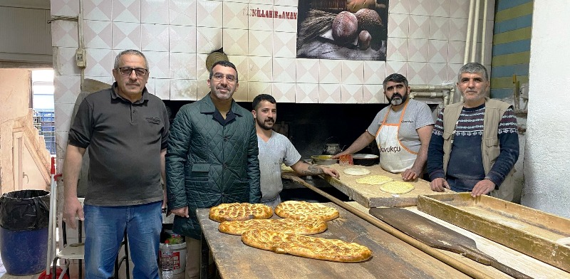Çalkın’ın vatandaşlarla bir araya gelmesi dikkat çekiyor
