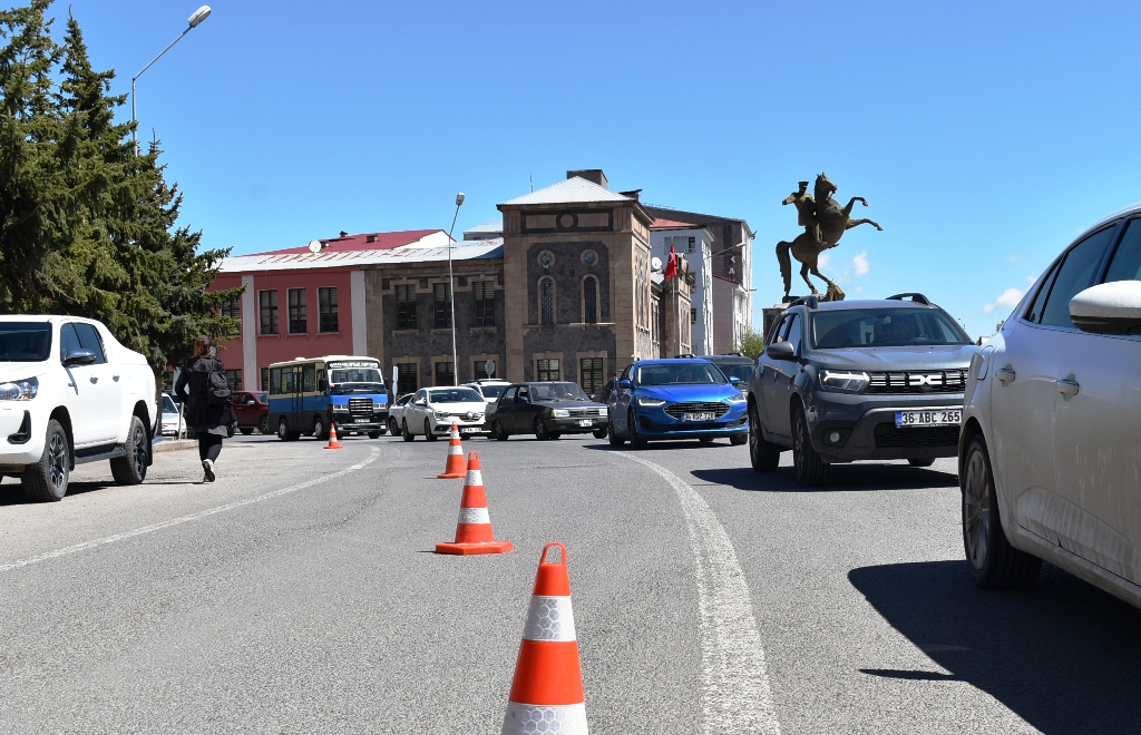 Kars’ta 2024 yılında 10 kişi trafik kazalarında hayatını kaybetti