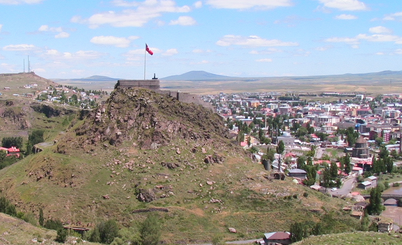 Kars’ta 507 daireye kullanma izin belgesi verildi