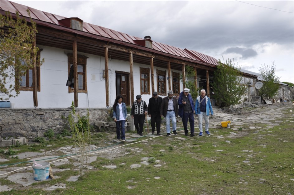 Savaş karşıtı Malakanlar, atalarının izini sürmek için Kars’a geldi