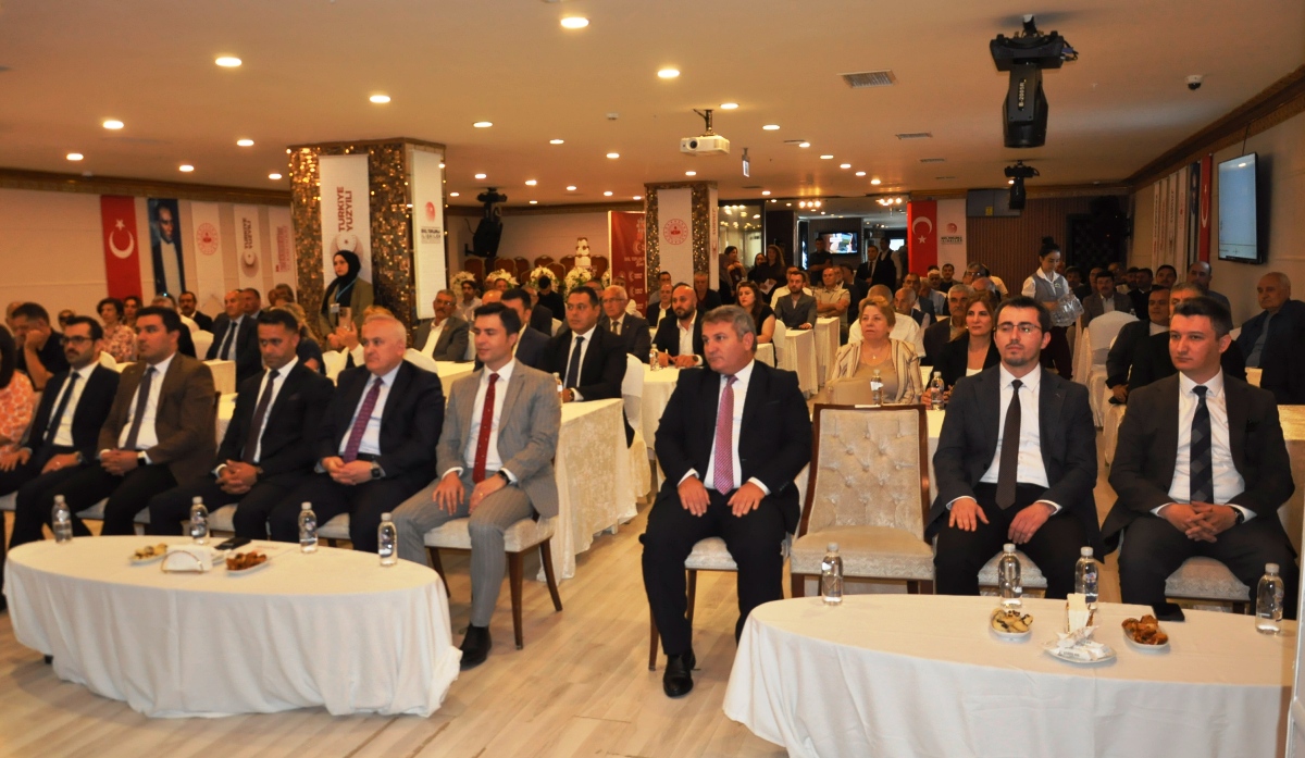 Kars’ta 195 STK temsilcisi çalıştayda bilgilendirildi