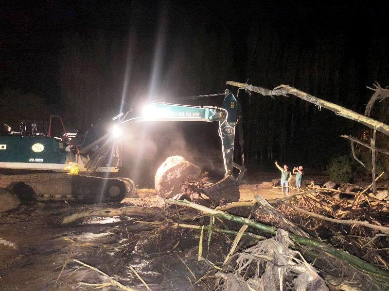 DSİ, selden etkilenen köylerde yoğun mesai harcıyor