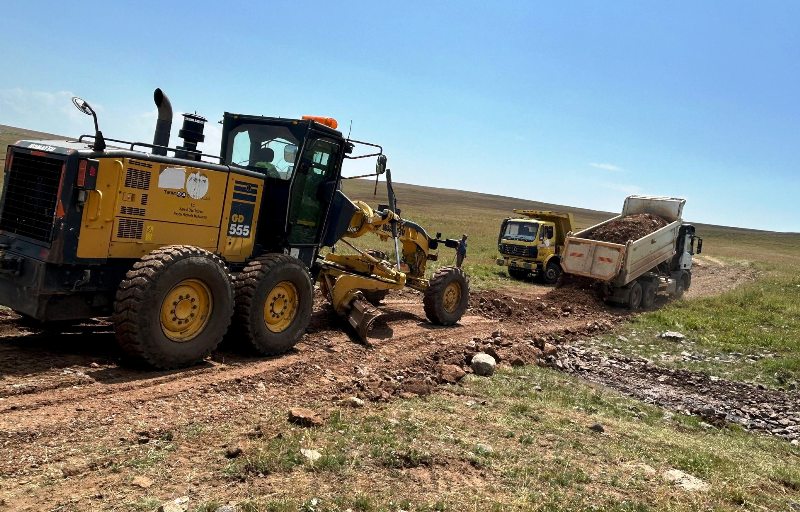 Susuz’da yayla yolları yapılıyor