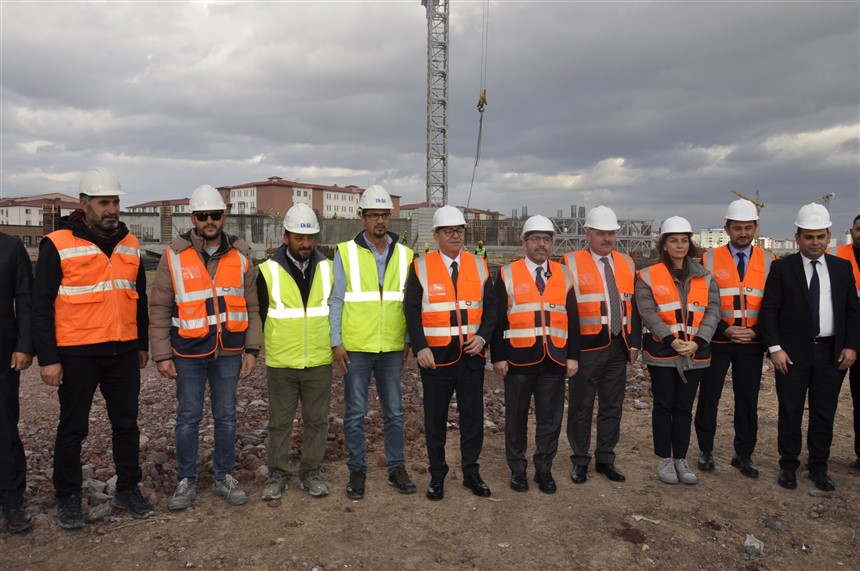 Yeni Kars Devlet Hastanesi için 1000 gün süre verildi