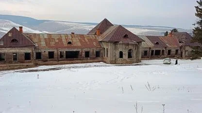 Rus Çarının tarihi köşkü çöküyor