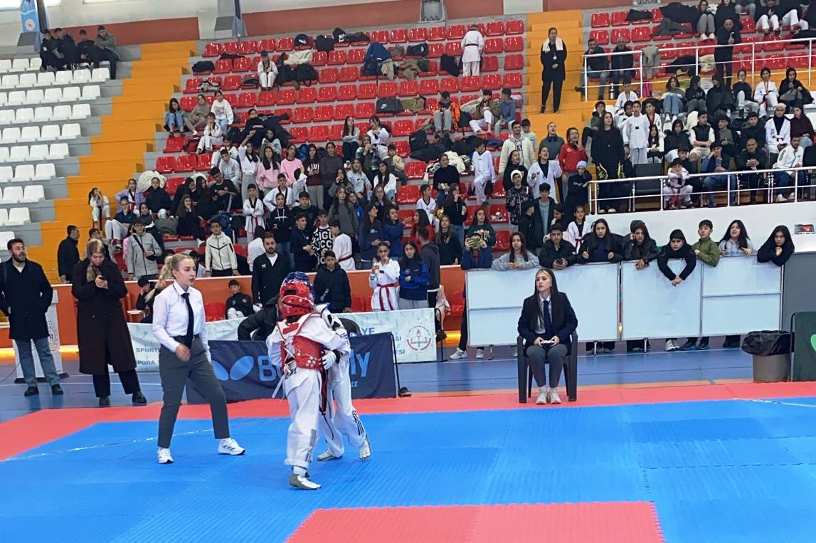 Sarıkamış Şehitlerini Anma İller Arası Tekvando Turnuvası başladı