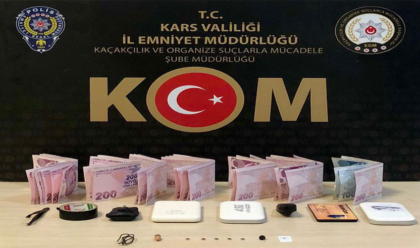 Kars’ta, ehliyet sınavında kopya düzeneği ele geçirildi