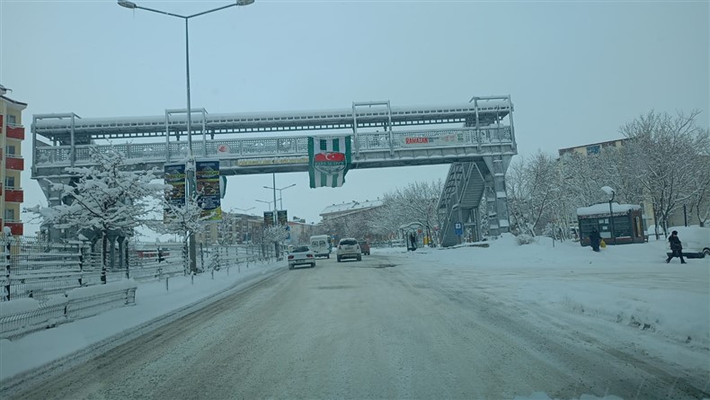 Kars’ta buzlanma etkisi devam ediyor