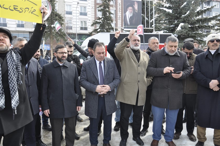 Kars’ta: "Şia - Sünni kardeştir, ABD - İsrail kalleştir" sesleri yükseldi