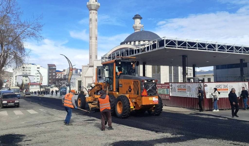 Çalkın: Kars'ta yolların yapımına başladık