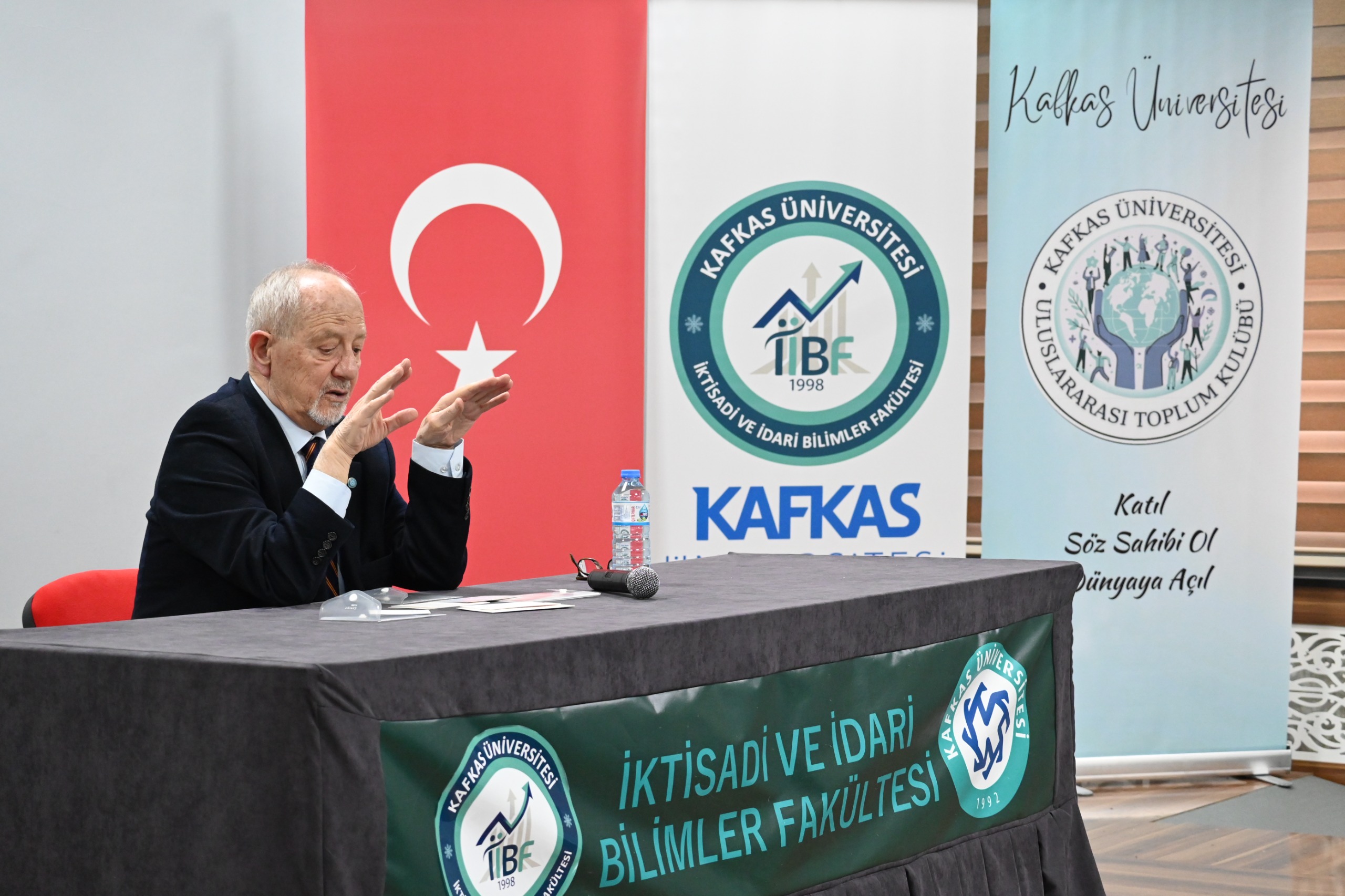 Akıncı, KAÜ’de Türk Dünyasının geçmişi ve geleceği anlattı