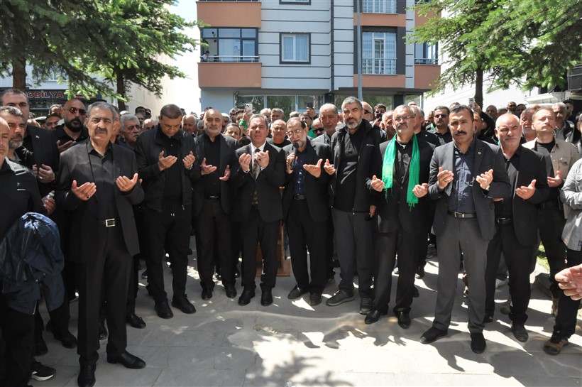 Kars'ta binlerce kişi Hz. Hüseyin'in yasını tuttu