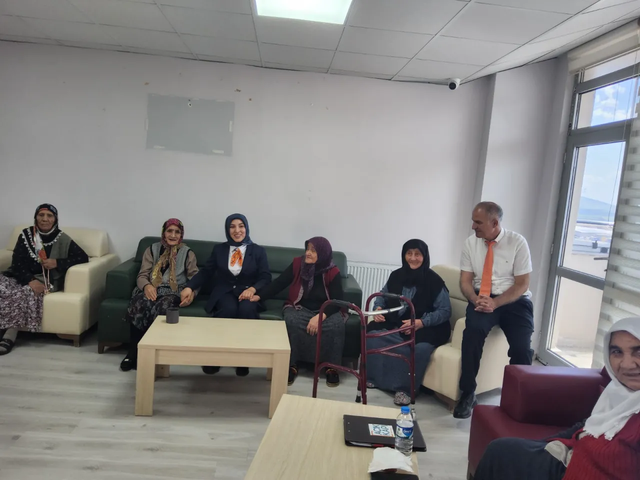 Kars Açık Kapı’dan Huzurevine gönül köprüsü