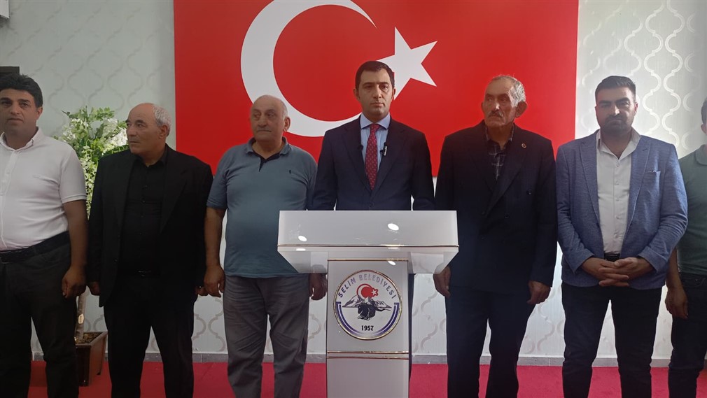Kars’ın CHP’li Selim ilçesi Belediye Başkanı Barış Koç, CHP’den istifa etti
