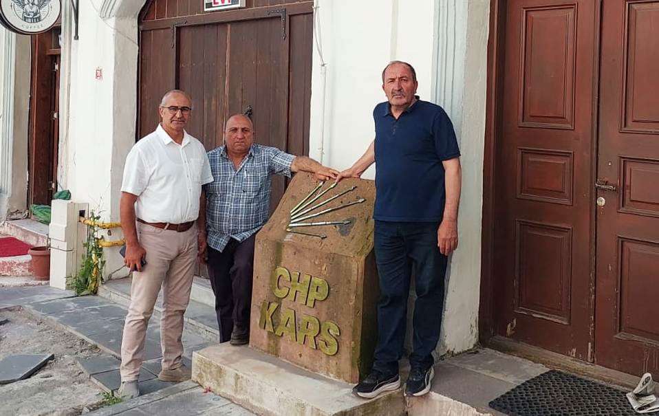 Kars CHP’de kopuşlar devam ediyor