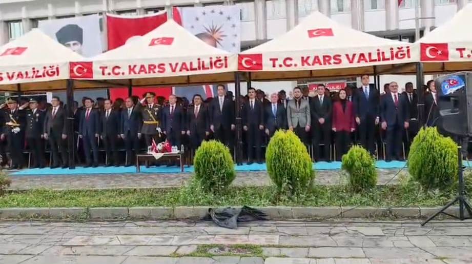 Kars’ta 30 Ağustos Zafer Bayramı kutlamalarına yağmur engeli