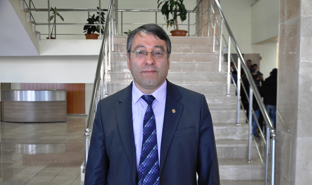 Özbey: “Yeni eğitim öğretim yılı dağ gibi sorunlarla başladı