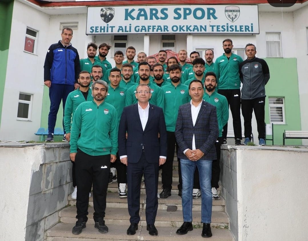 Kars Valisi, Kupa Maçı Öncesi Sporcularla Bir Araya Geldi