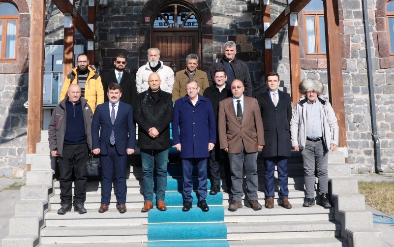 Vali Polat gazetecilerle bir araya geldi