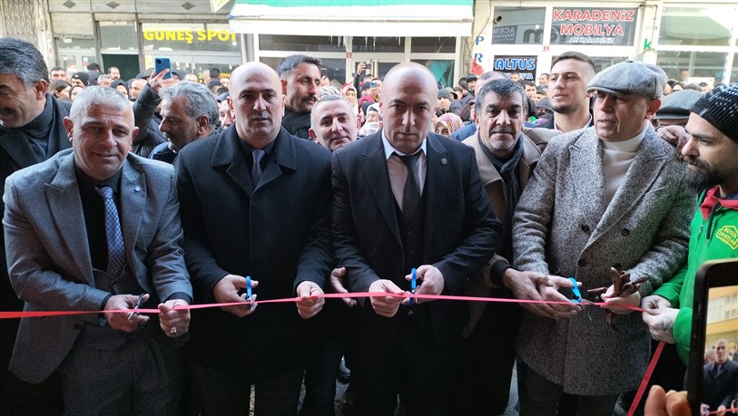 Özcan Müçük seçim bürosunun açılışını yaptı