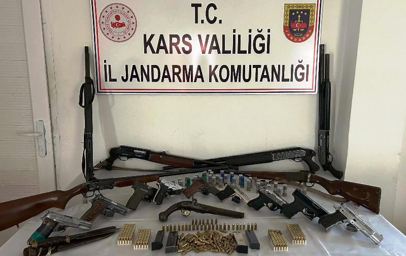 Arpaçay’da silah ve mühimmat kaçakçılığına yönelik operasyon düzenlendi
