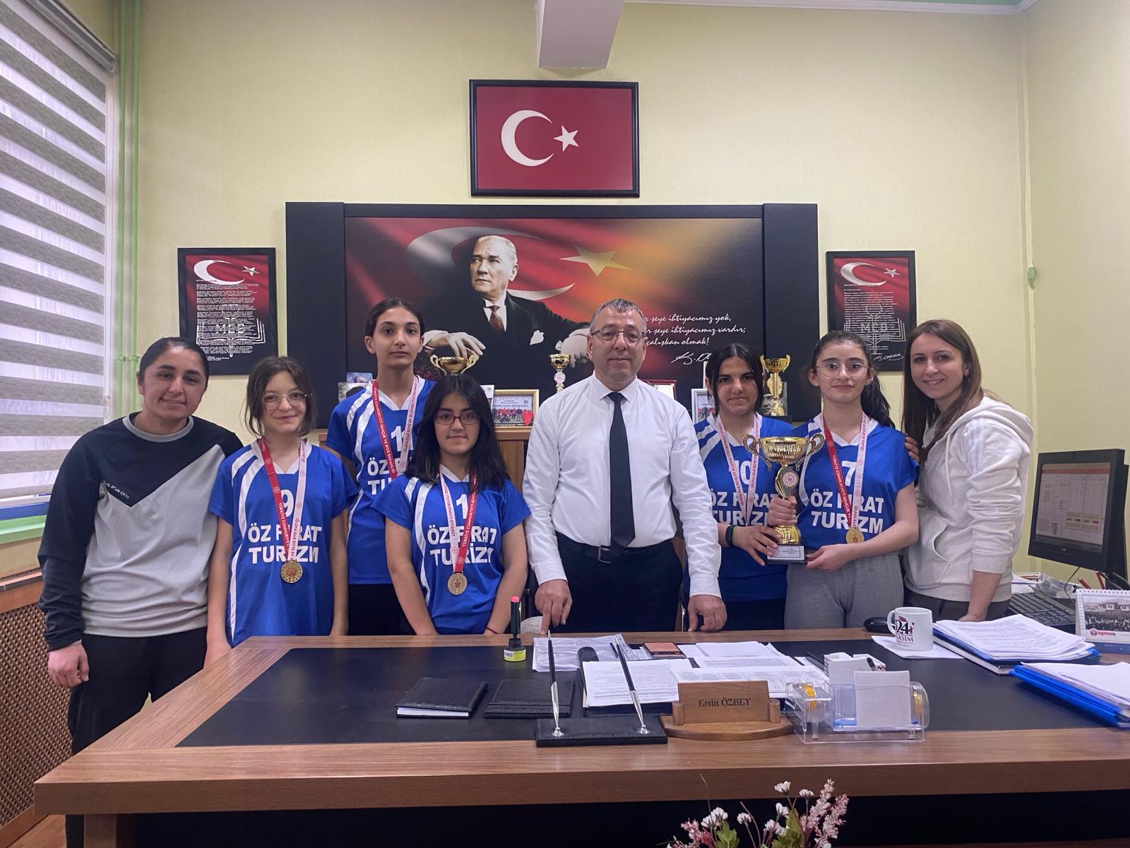 Yıldız Erkekler Takımı Badminton Kars İl Birincisi Oldu