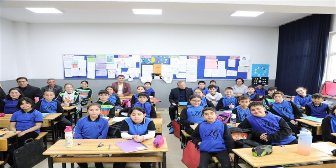 Vali Polat’ın Mahalle ve Okul Ziyaretleri Devam Ediyor