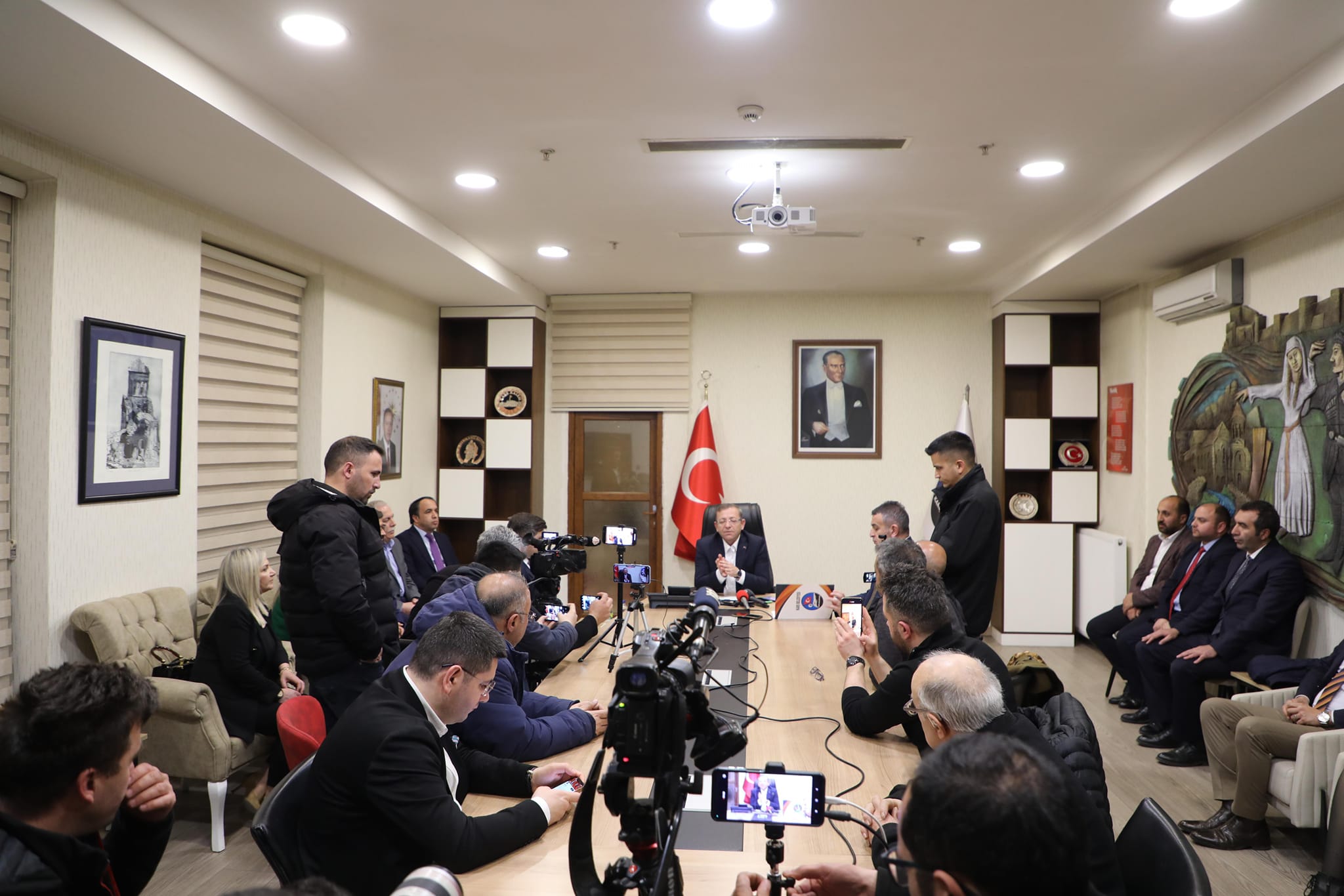 Belediye Başkan Vekili Vali Ziya Polat, Kars Belediyesinin borcunu açıkladı!