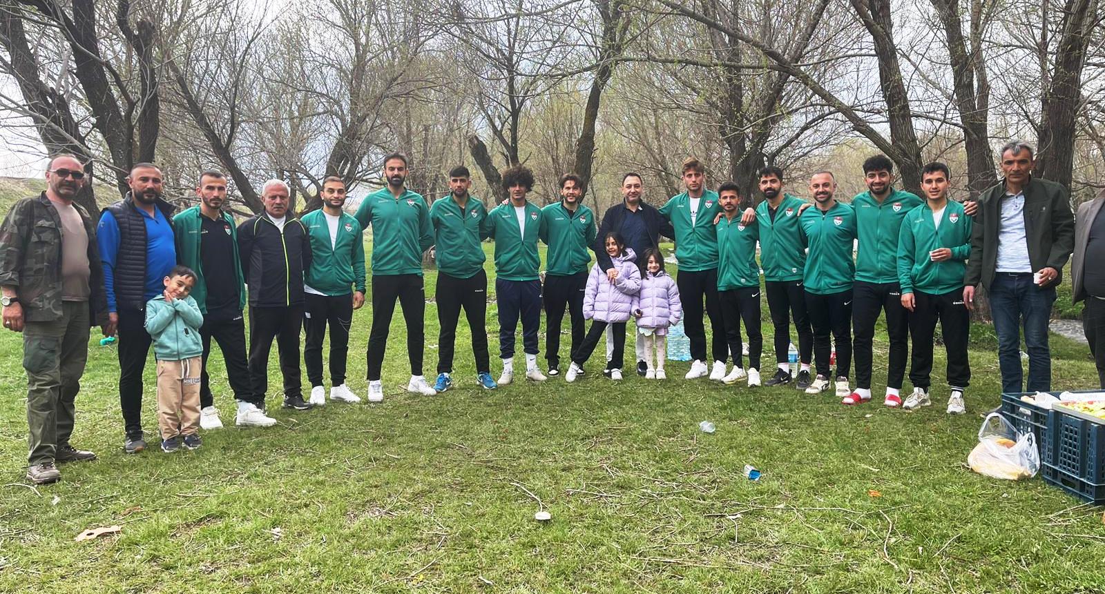 Kars 36 Spor piknikte moral depoladı