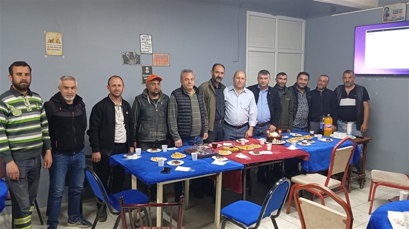 Duyarlı Muhtar Kepenekçi’den belediye çalışanlarına 1 Mayıs kutlaması!