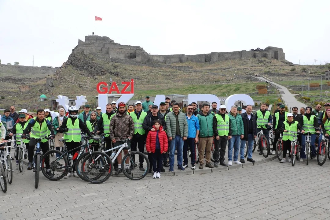 Kars’ta pedallar bağımlılıkla mücadele için döndü