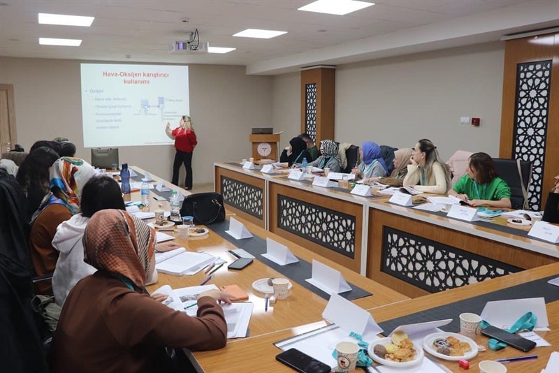 Kars'ta Yenidoğan Canlandırma Programı (NRP) eğitimleri sona erdi