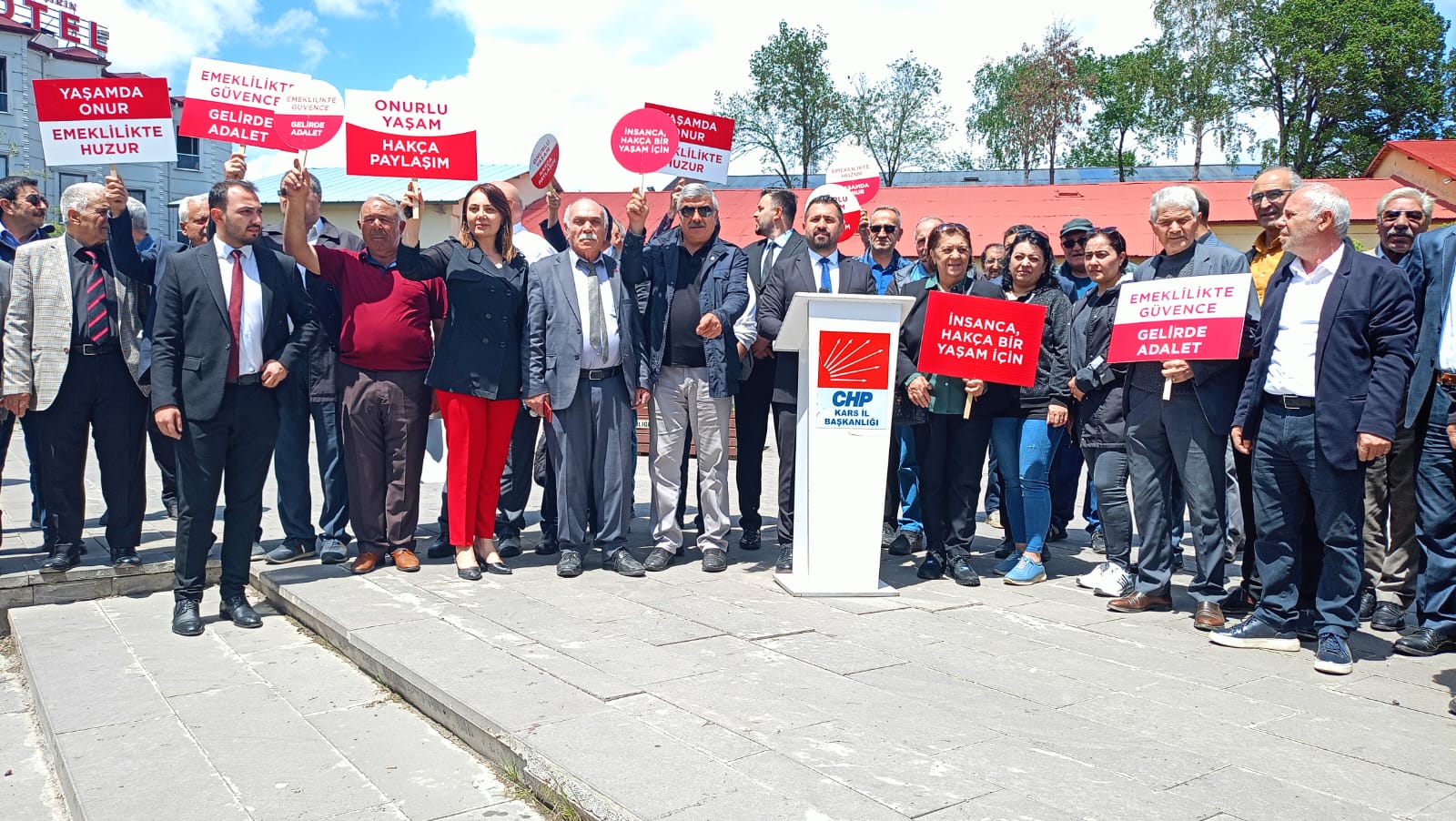 Uludaşdemir, Büyük Emekli Mitingi'ne davet etti.