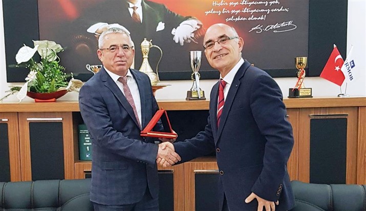 Başkan Akdeniz, Kars esnafına e-tebligat uyarısı yaptı