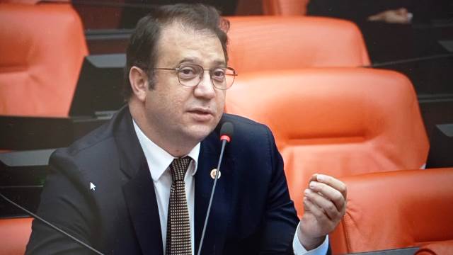 CHP’li Alp Melis’te açıkladı: 21’inci yüzyılda eşekle su taşıyorlar!