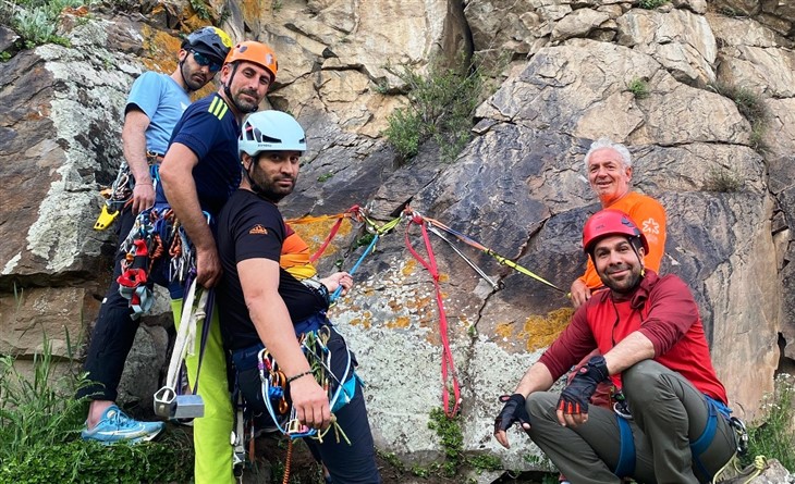 TDF, Kars’ta çok ip boylu ip kaya tırmanış eğitimi verdi
