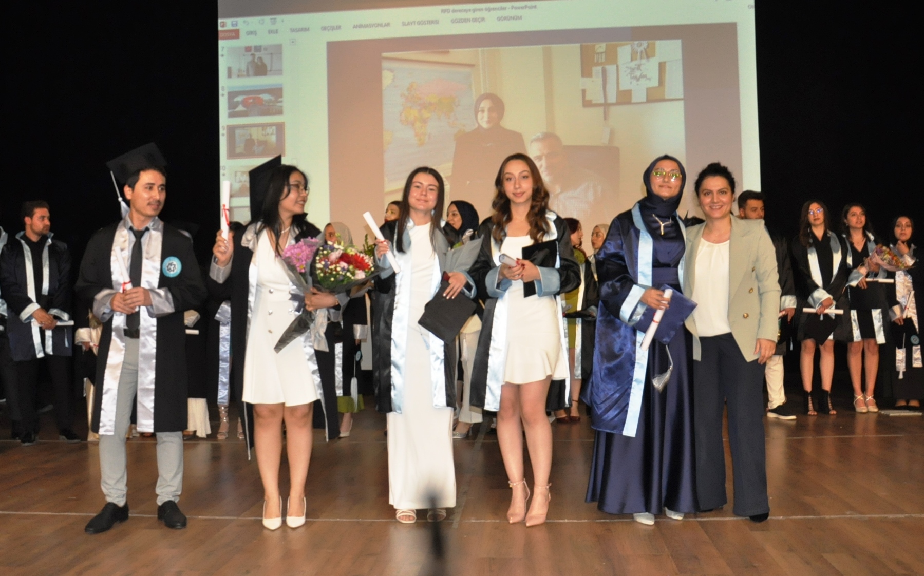 Kafkas Üniversitesi mezun vermeye devam ediyor