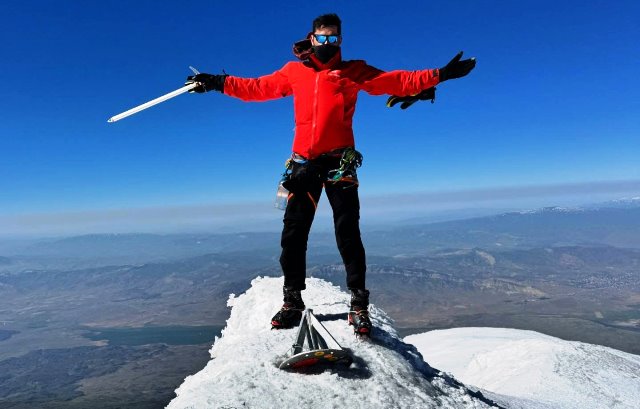 Ağrı Dağı'na Kuzey Rotasından zirve yaptılar