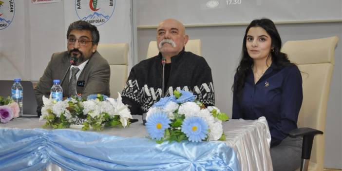 Dr. Ercan Kesal, Kars’ta geleceğin doktorlarına öğütler verdi