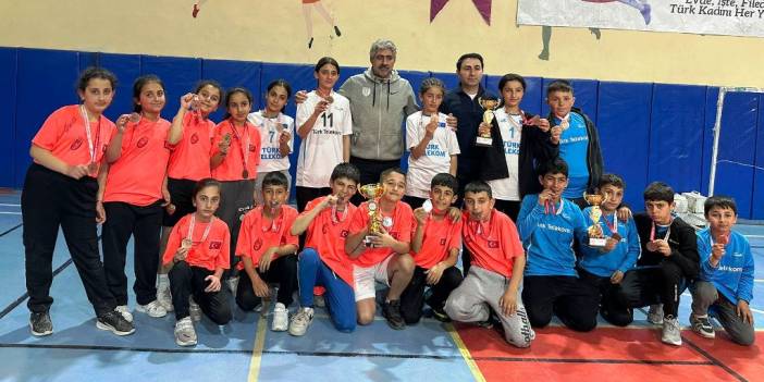 Digorlu öğrencilerin sportif başarıları öğretmenlerini gururlandırdı