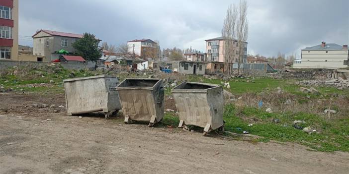 Kars’ta çöp konteynırları çöplük oluyor